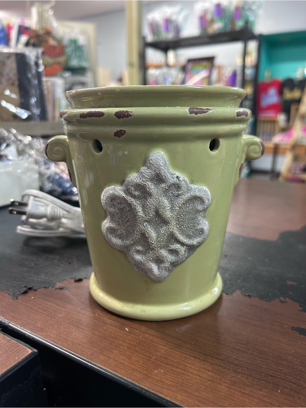 Green Ceramic Decorative Wax Warmer with Ornate Accent